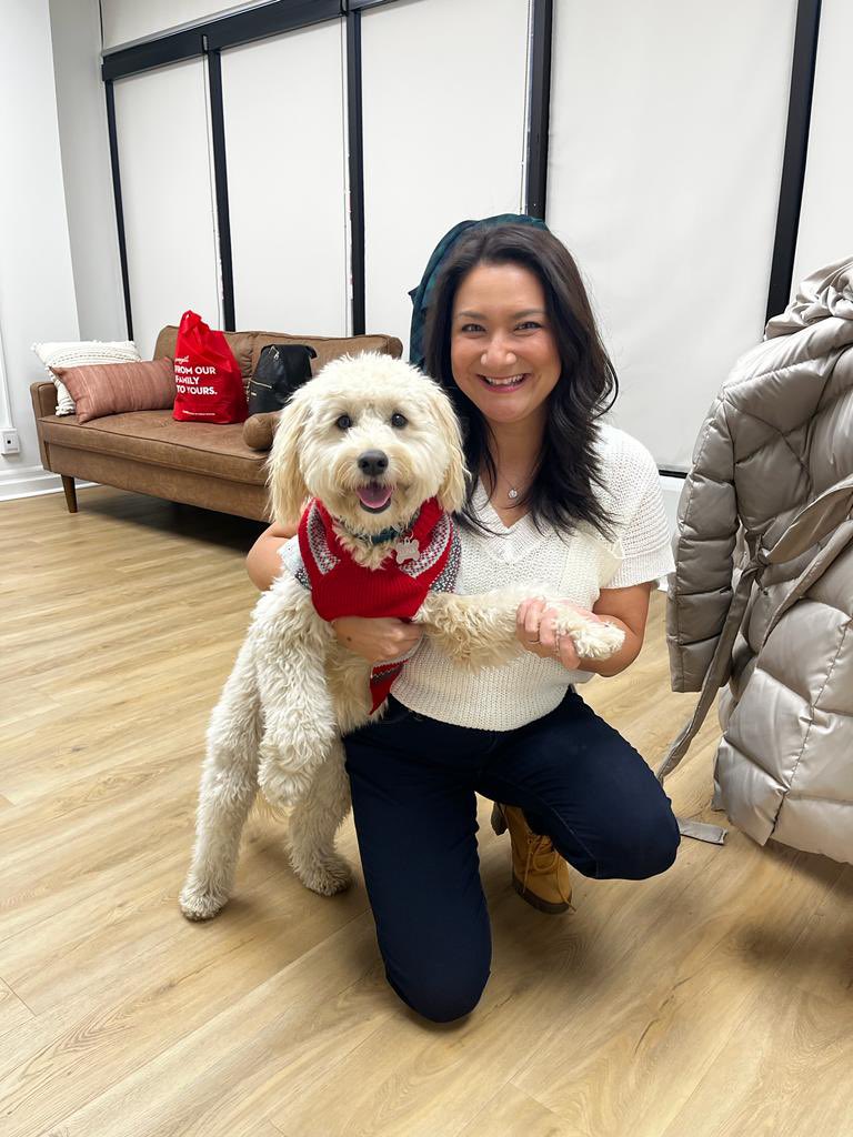 We were so lucky to have a visitor today!  <a href="/priyaankab/">pri, JD.</a> your puppy is adorable!!  We love her 😍