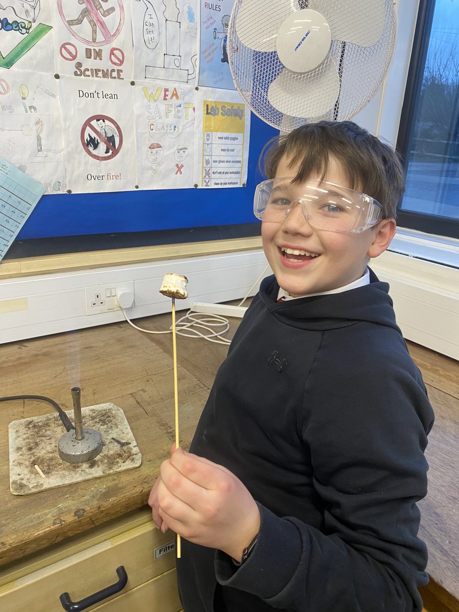 MrsJSciencePHS's tweet image. Roasting marshmallows on the Bunsens, boiling water for a cuppa with just an A4 sheet of paper, making Rudolph from molylods, finally the jollidays are here! @PHSparents @STEMatPHS @PeeblesHigh