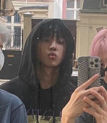 Sunwoo is the type of boyfriend who looks at you with admiration and sends you funny pictures when he's away