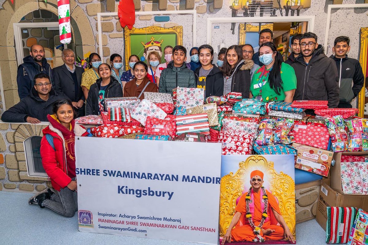SGadiLondon's tweet photo. #KingsburyMandir donates festive gifts packed by children from #Swamibapa Gujarati School to Children at @NorthwickParkHospital

#AcharyaSwamijiMaharaj 
#SocietyBeforeSelf https://t.co/gwkV8Rok3B
