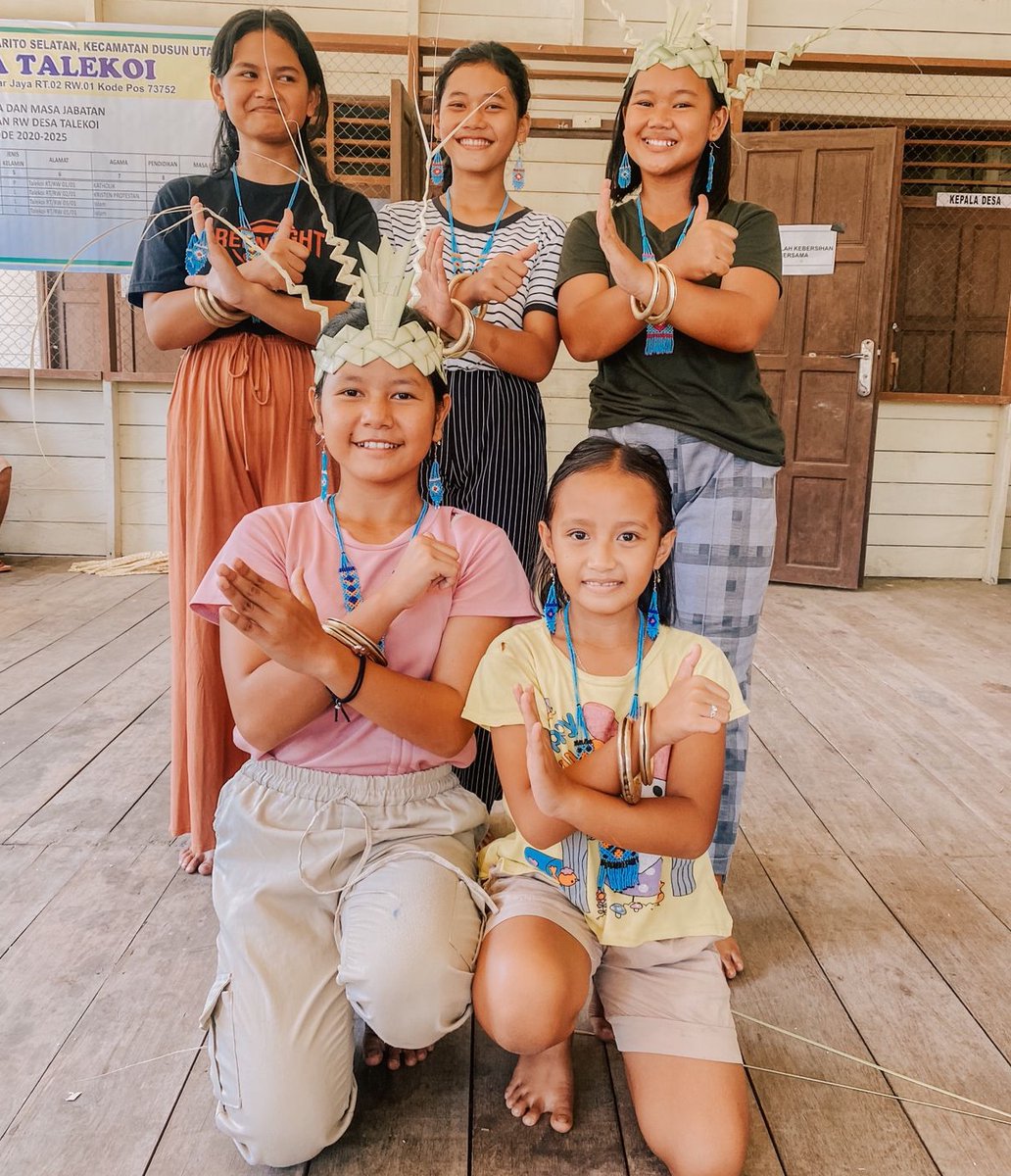 IEFprograms's tweet photo. Ranu Welum are launching a new cultural education program for students in Talekoi village, Kalimantan. Their goal is to raise a total of $600, enough to cover the $50 p/m expenses for the next year. Give a gift of cultural education today.

Full story: https://t.co/wxoZzy9k1Z https://t.co/02bXMNFe9m