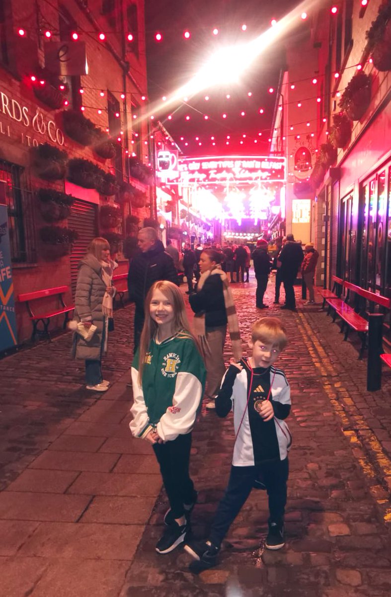Fab building but stealing hours of my life. Last minute Christmas shopping with the mini Murphy’s 🎄#Belfast #buzzing