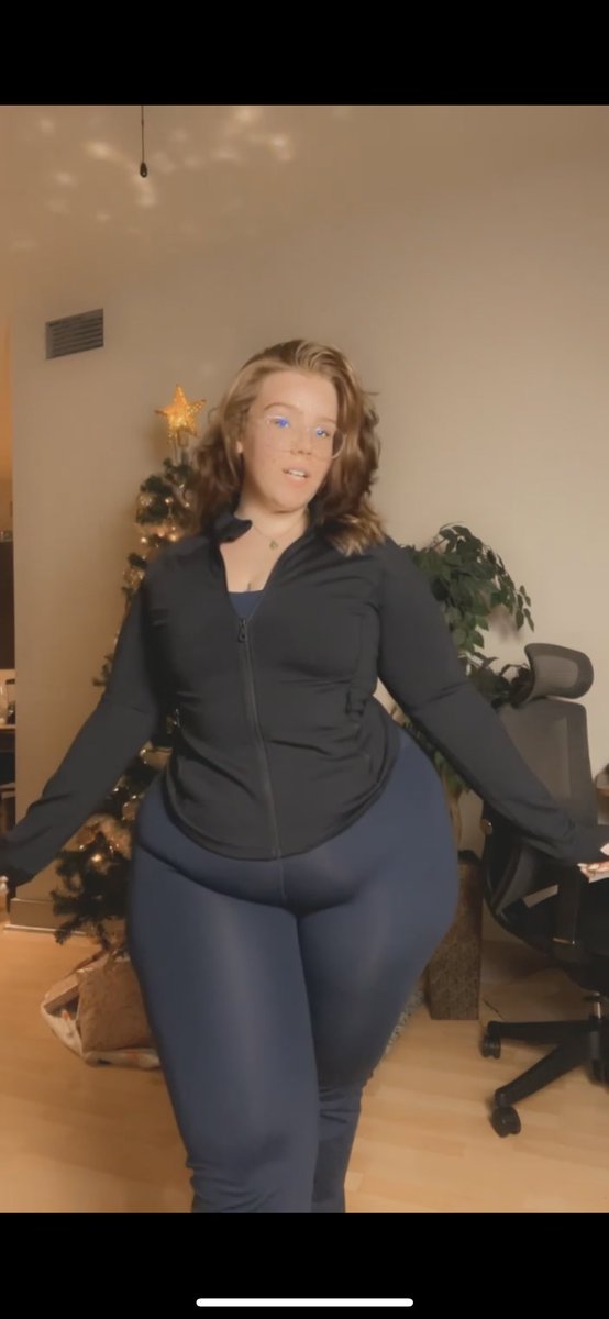 Laney Blue | Famously Thicc on Twitter: "Entering my hot yoga mom era"