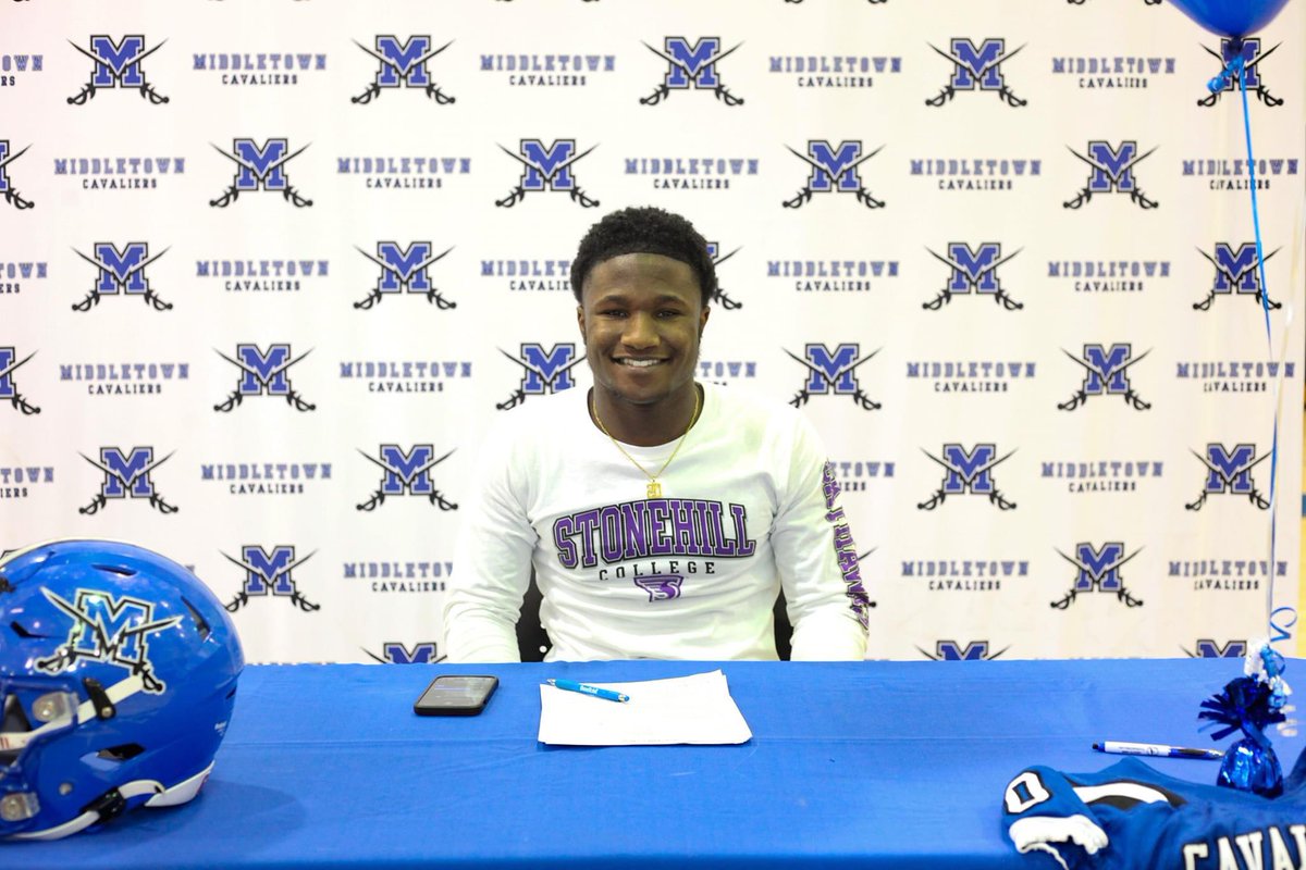 ᴍɪᴅᴅʟᴇᴛᴏᴡɴ ᴄᴀᴠᴀʟɪᴇʀs (@middletownfb) on Twitter photo The only Stat that Matters! Congratulations <a href="/josh20roberson/">Joshua Roberson 20</a> , <a href="/MikeyPearson3/">Mikey Pearson, III</a> , and @OnealAnwar77 on an INCREDIBLE National Signing Day! More Cavs to follow!
<a href="/Coach_AndrewP/">Andrew Pierce</a> <a href="/_CoachMaher/">Jerry Maher</a> <a href="/JMacDonald_Navy/">Jason MacDonald</a>
#BlueHeartDNA💙🧬 The only Stat that Matters! Congratulations <a href="/josh20roberson/">Joshua Roberson 20</a> , <a href="/MikeyPearson3/">Mikey Pearson, III</a> , and @OnealAnwar77 on an INCREDIBLE National Signing Day! More Cavs to follow!
<a href="/Coach_AndrewP/">Andrew Pierce</a> <a href="/_CoachMaher/">Jerry Maher</a> <a href="/JMacDonald_Navy/">Jason MacDonald</a>
#BlueHeartDNA💙🧬
