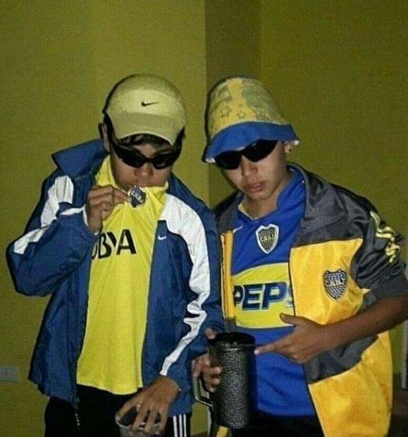 carojrr10's tweet photo. Me fui a comprar ropa y no me gustó nada, el 24 lo paso asi https://t.co/ADwSynQoog