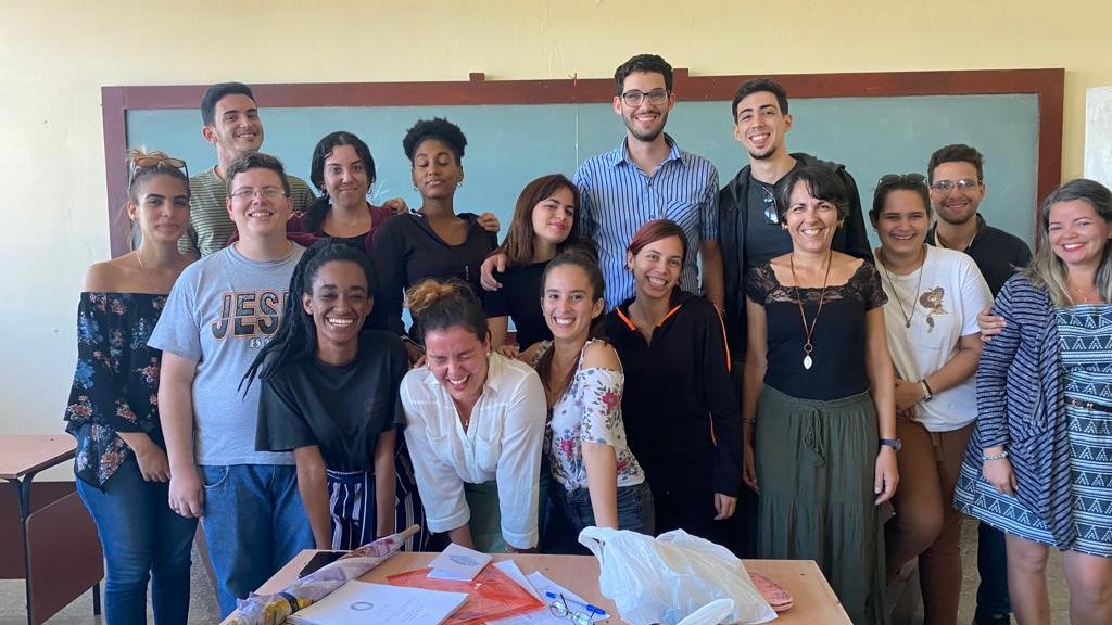 chserafin00's tweet photo. Junto a ellos nuestros días también fueron más felices en 2022. 
🎊👏🏻 Felicidades, maestros y educadores en su día; especialmente a esos de @HumanidadesUCLV https://t.co/6slrmQ26ZN
