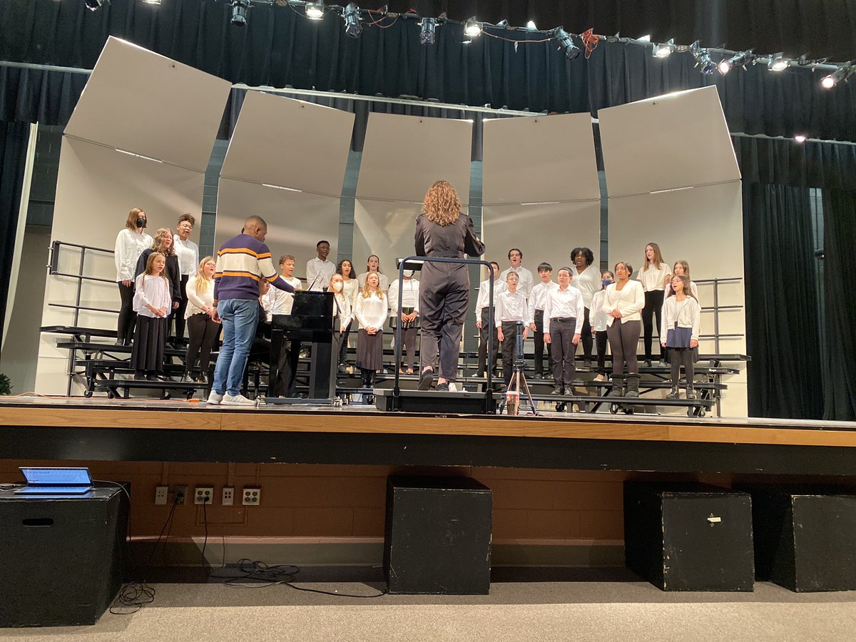 hcpss_hms's tweet photo. What a wonderful evening of live music!  With the help of Mr. Washington @hcpss_hahs and Ms. Freel @hcpss_ahs our students were able to have a winter concert.  We appreciate your kindness and we are so very proud of our students. #proudprincipal! https://t.co/xNIL1fX24u
