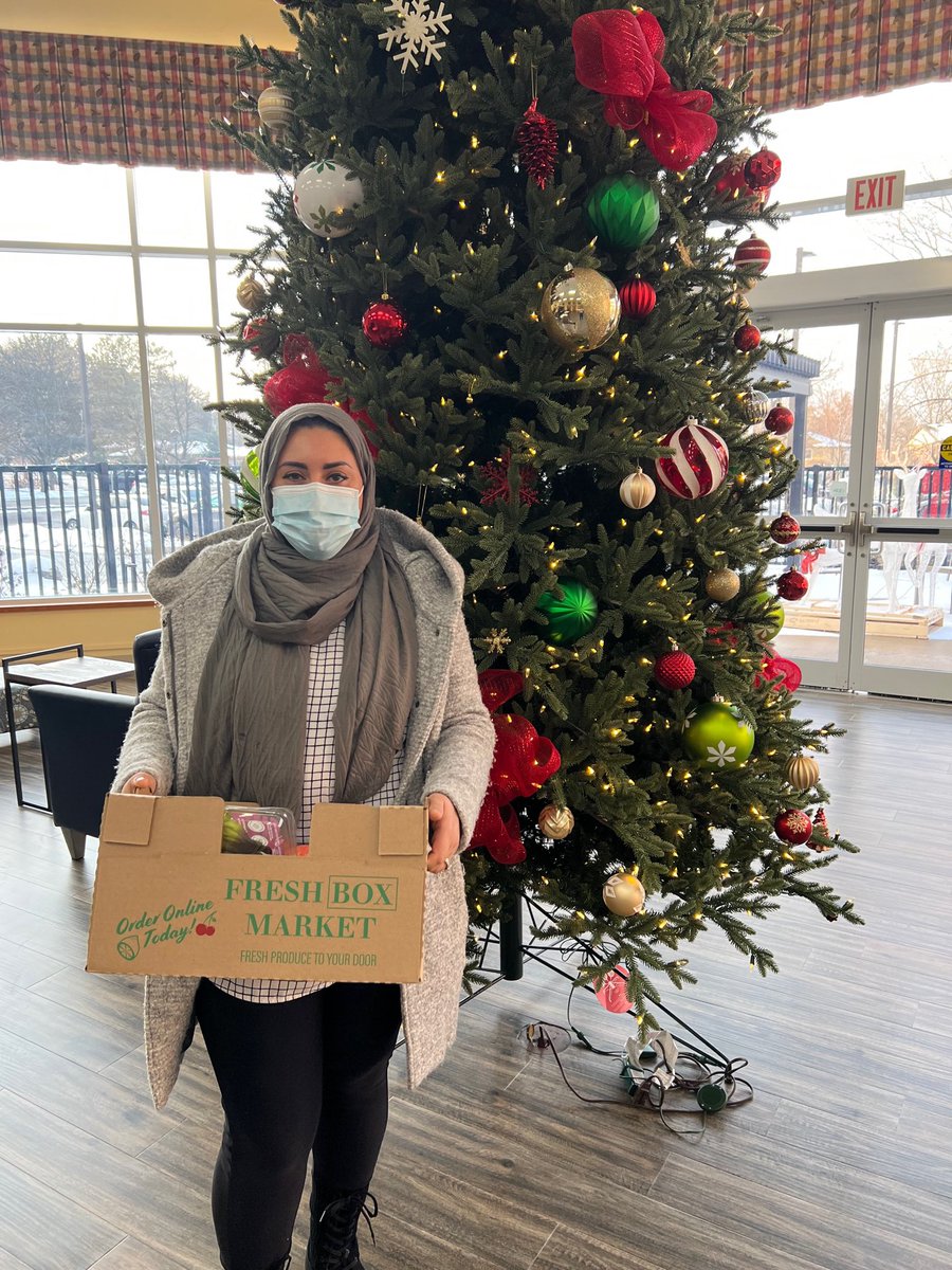 ElliottGuelph's tweet photo. Thank you @freshboxmarket for providing over 200 amazing fresh boxes to our staff! Such a healthy gift. We love partnering with local businesses. #eatwelllivewell #supportlocalbusiness #shoplocal #Elliottexcellence #communityengagement #staffapperciation #happyholidays https://t.co/fPruKXAcZg