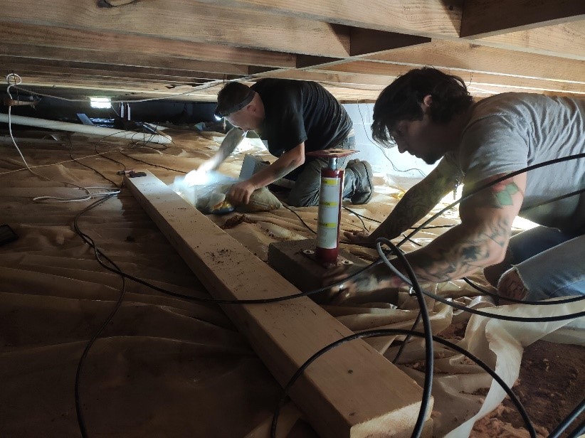 atlcrawlspace's tweet photo. Moisture is the #1 enemy of your crawlspace or basement. Excessive moisture causes sagging floors and joists. This home had excessive moisture which caused sagging joists and floors. We installed 8 shore jacks and 4 support beams as part of this #floorstabilization project! https://t.co/KZDAYy38No
