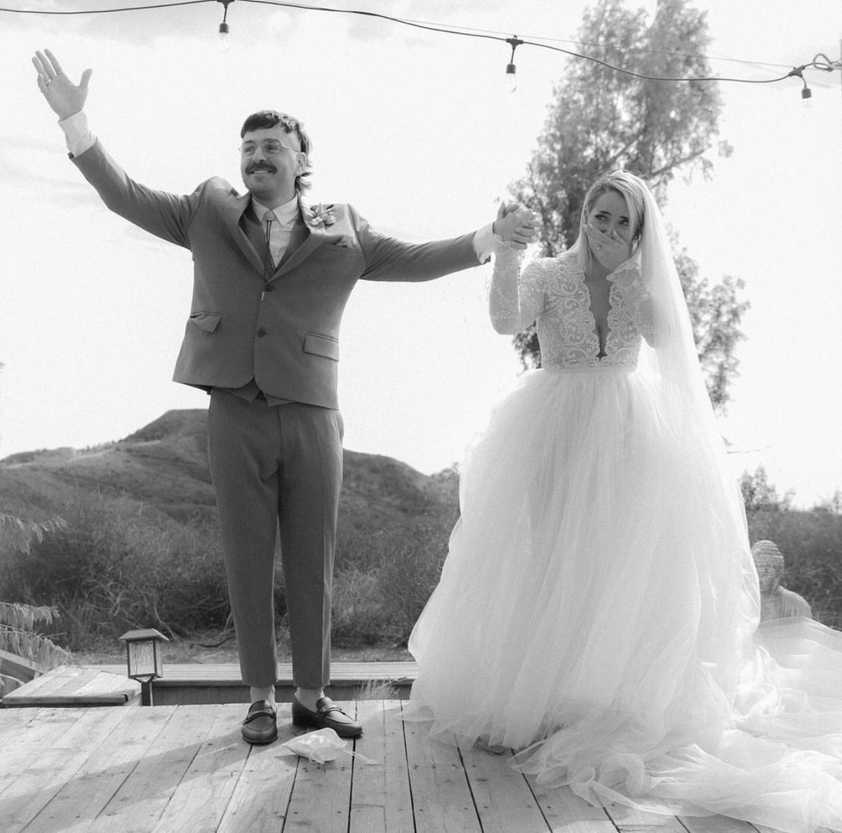 RoyceRemix's tweet photo. The legends Jenna Marbles &amp; Julien Marbles are now married AF! 🎂👰‍♂️👰‍♀️💙 So happy for them!! :D https://t.co/H3uX2inYL1