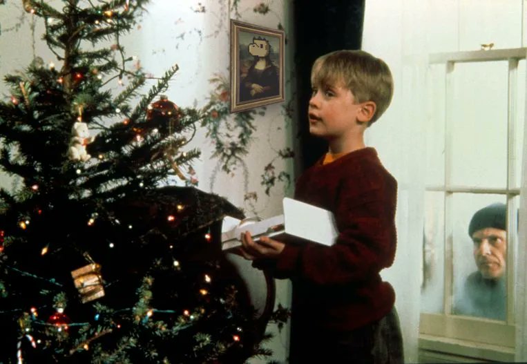 coindino_nft's tweet photo. Kevin and CoinDino🦖 are getting ready, because the day after tomorrow is Christmas !! 🎄❄️ •What did you ask for Christmas?🎁

#nft #nfts #nftlearn #NFTCommunity #NFTCommunitys #NFTCollections #KEVIN #HomeAlone #Christmas #dino #cute #cuteart https://t.co/vIUk3LJcbb