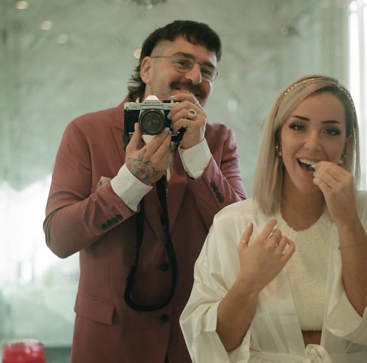 RoyceRemix's tweet photo. The legends Jenna Marbles &amp; Julien Marbles are now married AF! 🎂👰‍♂️👰‍♀️💙 So happy for them!! :D https://t.co/H3uX2inYL1