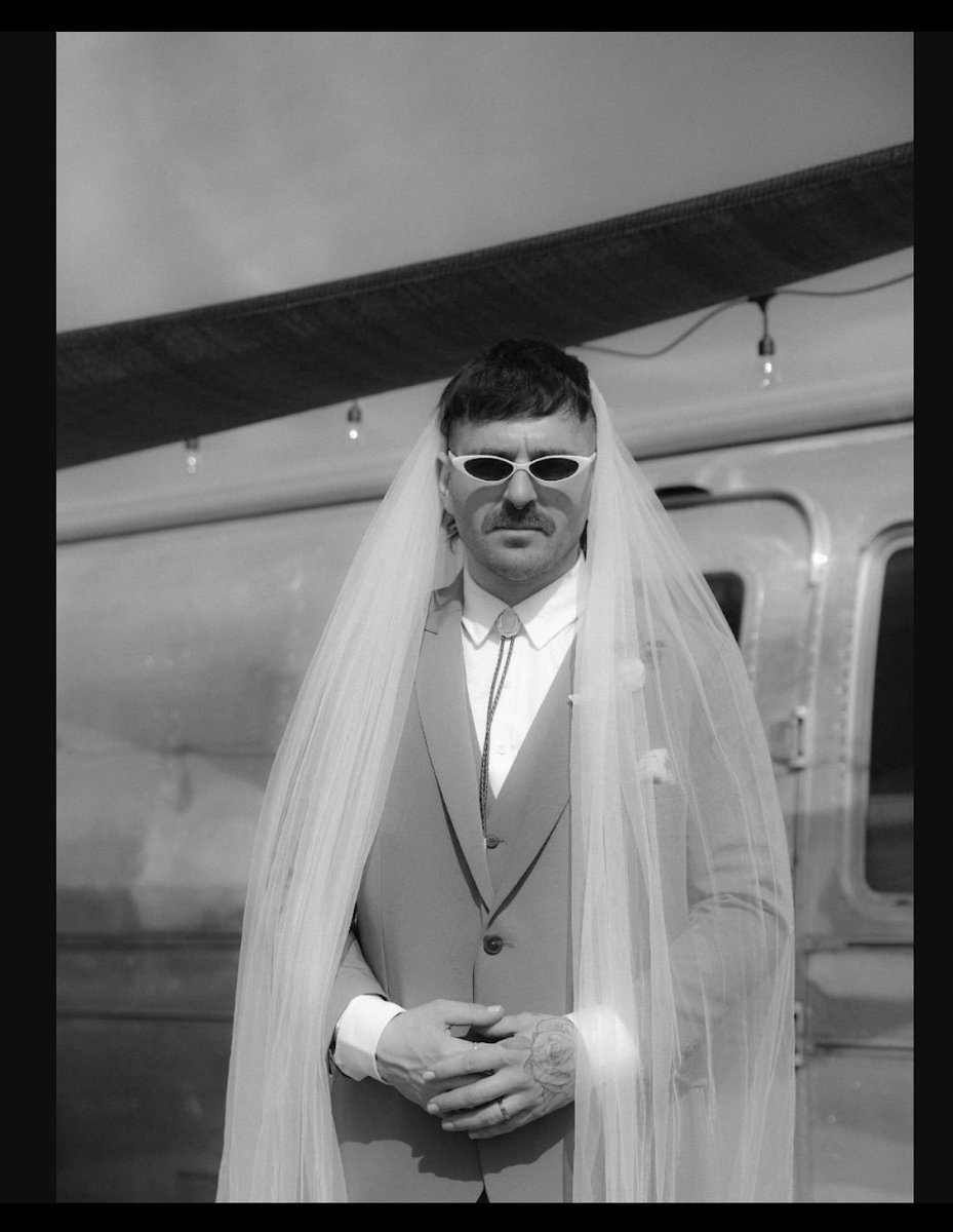 RoyceRemix's tweet photo. The legends Jenna Marbles &amp; Julien Marbles are now married AF! 🎂👰‍♂️👰‍♀️💙 So happy for them!! :D https://t.co/H3uX2inYL1