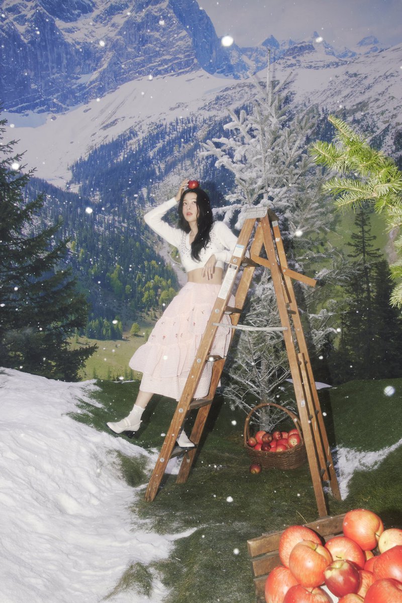 theseuIgikang's tweet photo. The Forest Image for #SMTOWN2023 #SMCU_PALACE and this one is my favorite. With the white blouse I’m wearing, I’m feeling myself as a snowflake falling on Christmas. ❄️ https://t.co/RUHcb9So36