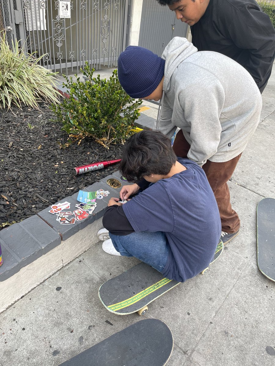 Onboarding the local yoots to NFTs via stickers for their skateboards.