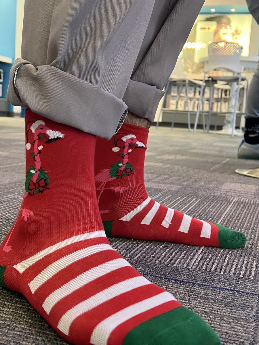 Angela Cañas tweet media