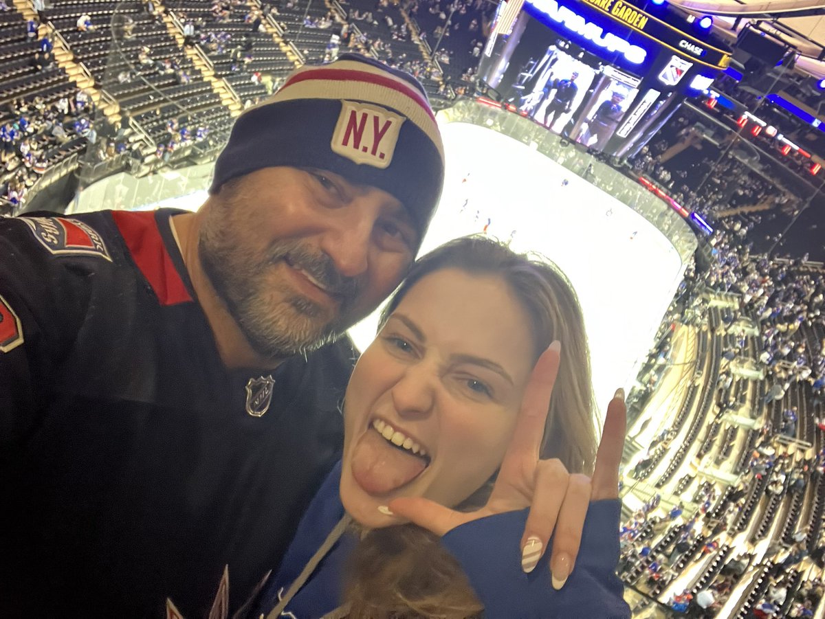 dlight71's tweet photo. Let’s go Rangers with my girl! #NYR https://t.co/r0wIrC323m
