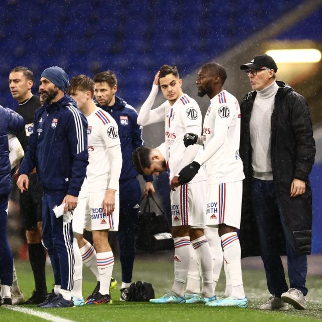 OL__Plus's tweet photo. Défaite inquiétante, nouvelles blessures : l'#OL replonge avant la reprise de la Ligue 1
#OLACM #Monza 
(L'Équipe 💶 : https://t.co/GCPfAgHYaD) https://t.co/Jrz7xKPSVW