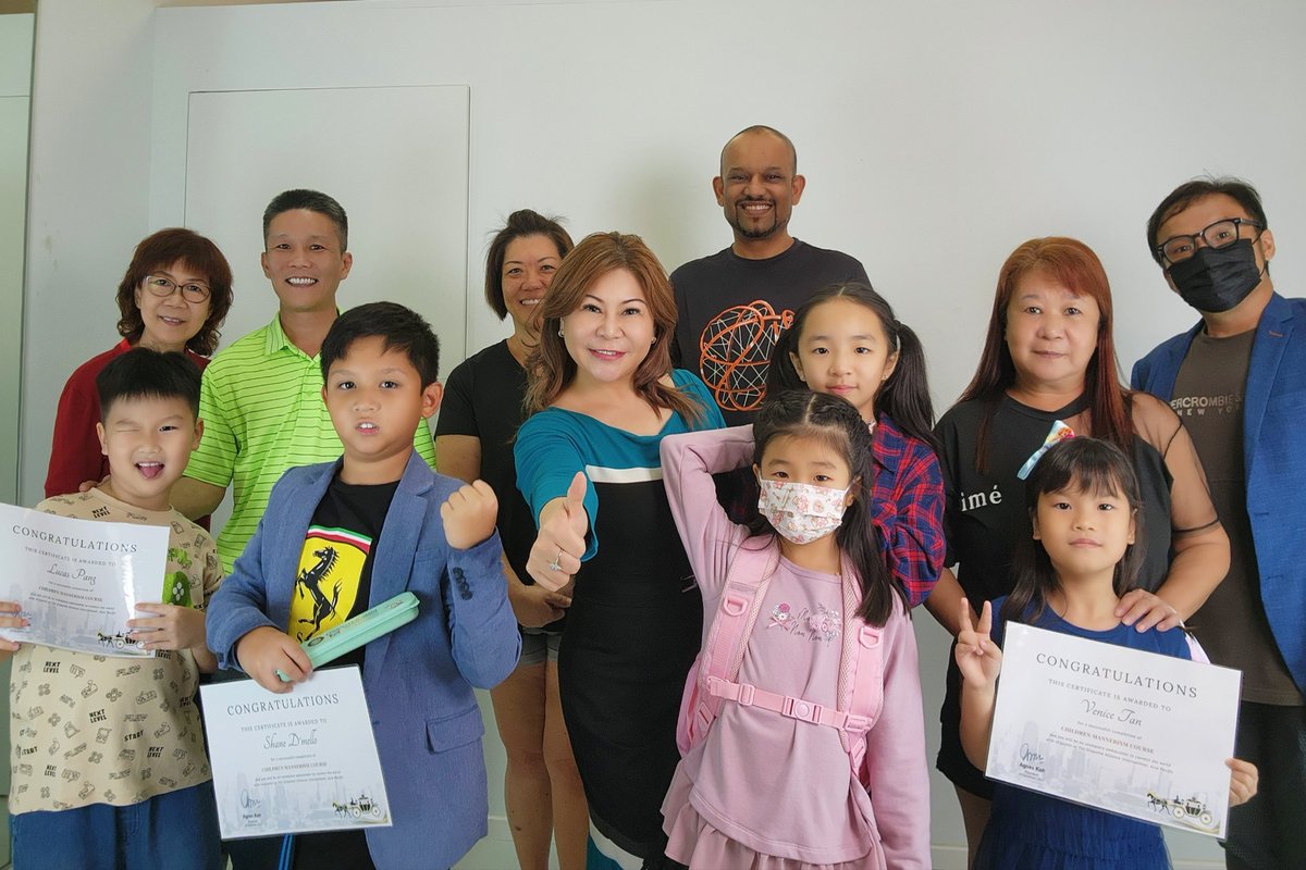 EtiqImage's tweet photo. @etiqimage VIP Xmas Children Mannerism Course was a great success! We invite parents who prefer an exclusive VIP group coaching to join us next round. 

#VIPKids #Childrenmannerismcourse #etiquetteimageint #agneskoh https://t.co/mH9W8fxESz
