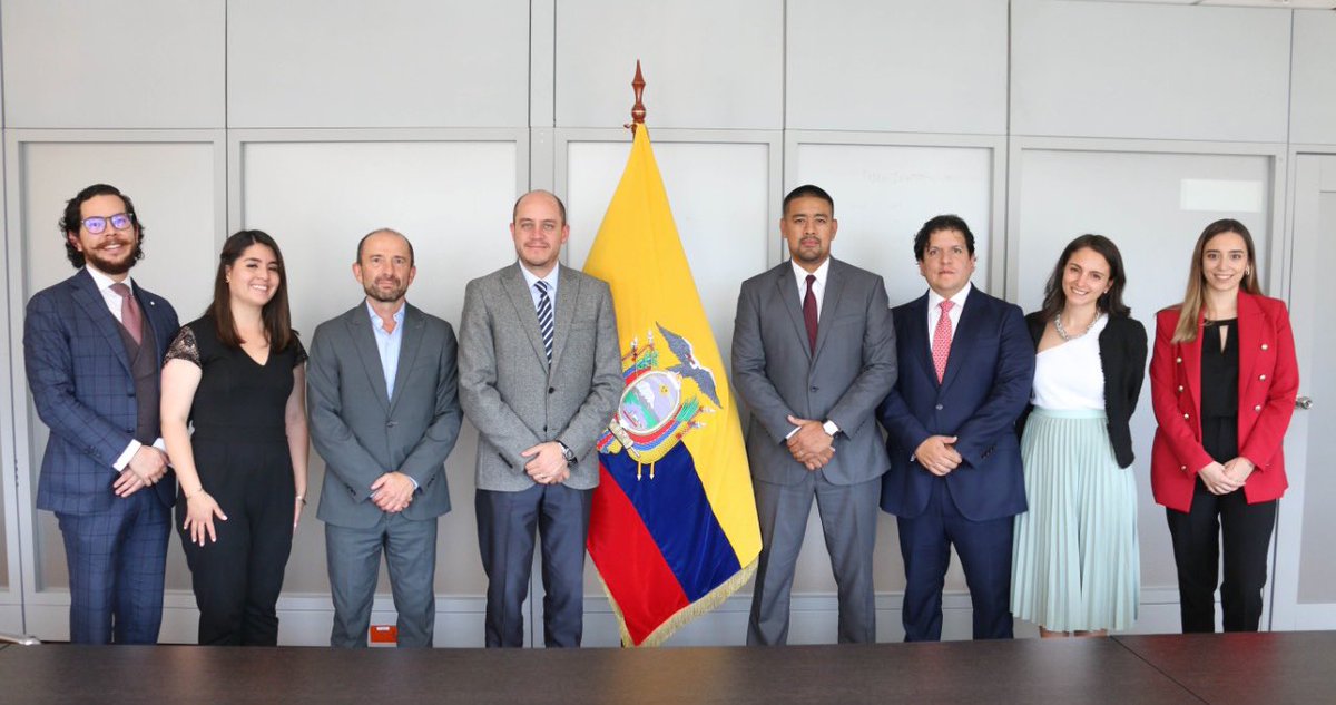 ¡Más inversiones para potenciar el turismo🛳🇪🇨!

Firmamos un contrato de inversión con  #Marventura, que asciende a USD 19 millones, empresa que ejecutará operaciones con un crucero de expedición en las Islas Galápagos, promoviendo el turismo y generando nuevas plaza de empleo.