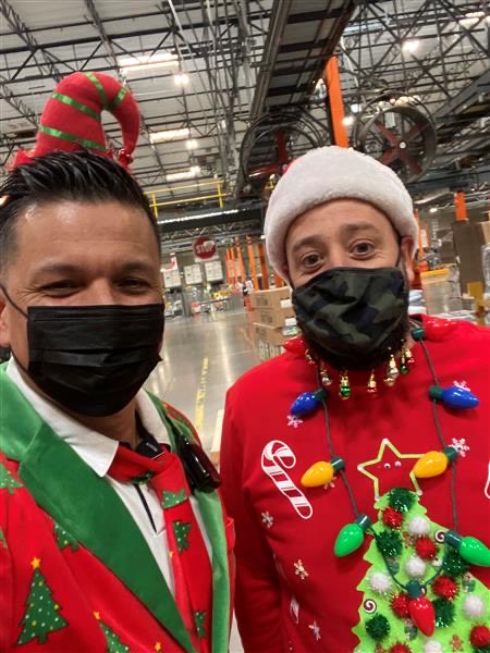 Gladys_5087APS's tweet image. Key 1 having fun and showing off their holiday attire. @rayray5641 @LourdesThd @ValerieOvalle1 @ArevaloRdc5087
