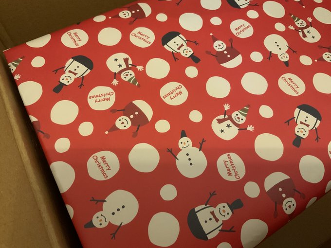 ビックカメラのクリスマスラッピングかわいい。助かる~ 