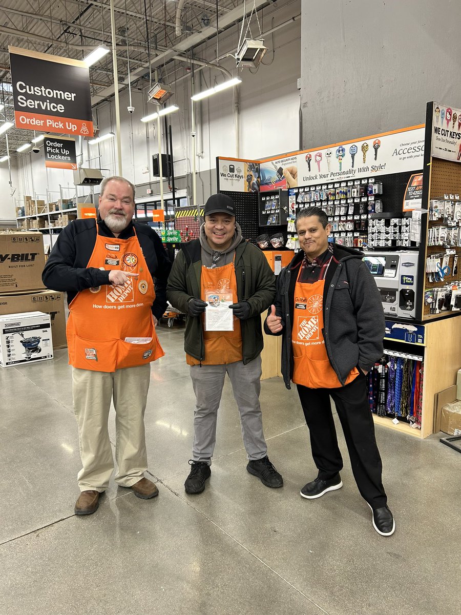 Great visit with Chuck at 1922. Huge shout out to Linda our new SSD DH doing a great Job and Henry from Tool Rental helping training our new associates! <a href="/hdchuckcentral/">Chuck Christensen</a>  <a href="/CherieAbbinanti/">Cherie Abbinanti</a> <a href="/giltaz44/">Gilbert Menez</a> <a href="/ShigleyJonathan/">Jonathan Shigley</a>