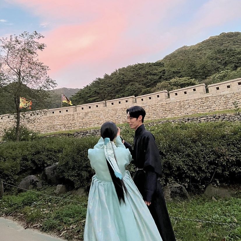 ถ้าประกาศคบกันจะแกล้งตกใจให้นะ