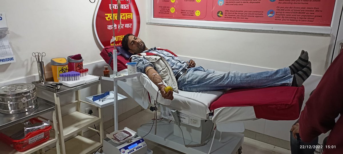 मुरादाबाद टीम से आए हुए केस के लिए आज हमारे #टीम_बिजनौर के प्रमुख सदस्य #अवकुश_चौधरी_जी @SaurabhSKU और उनके एक साथी ने दो यूनिट ब्लड न्यूट्रिमा हॉस्पिटल मेरठ में 
टीम बिजनौर हमेशा सेवा में तत्परदान किया।
#जय_श्री_राम 🙏🚩 <a href="/Comm_Moradabad/">Commissioner Moradabad</a> <a href="/BloodDonorsIn/">Blood Donors India</a>
