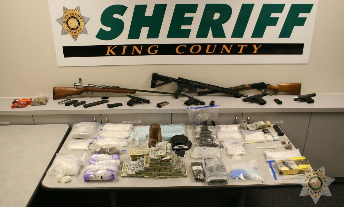 kingcosoPIO's tweet photo. Operation P-22 concluded yesterday when detectives in our PCT4/Burien PD Special Emphasis Team served multiple warrants around King County. In total, they seized 25lbs fentanyl powder, 31lbs heroin, 8lbs cocaine, 400lbs meth, 478,000 fentanyl pills, 5 handguns, &amp; 3 rifles. https://t.co/FGNAniopIj