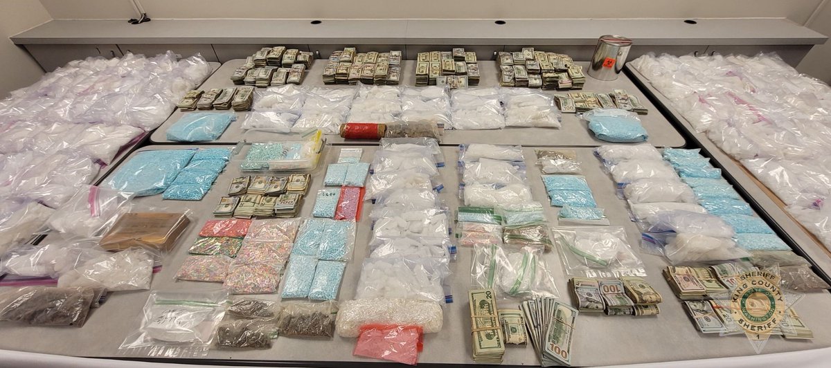 kingcosoPIO's tweet photo. Operation P-22 concluded yesterday when detectives in our PCT4/Burien PD Special Emphasis Team served multiple warrants around King County. In total, they seized 25lbs fentanyl powder, 31lbs heroin, 8lbs cocaine, 400lbs meth, 478,000 fentanyl pills, 5 handguns, &amp; 3 rifles. https://t.co/FGNAniopIj
