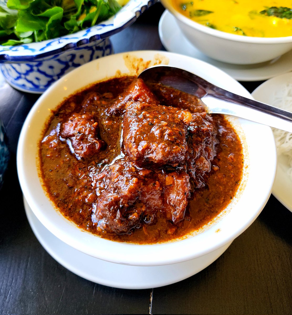 Brunch of champions in Old Town. Everything spot on as usual, and even so the moo hong still stands out. Piggy curry heaven 🐷🦀🌶🤤