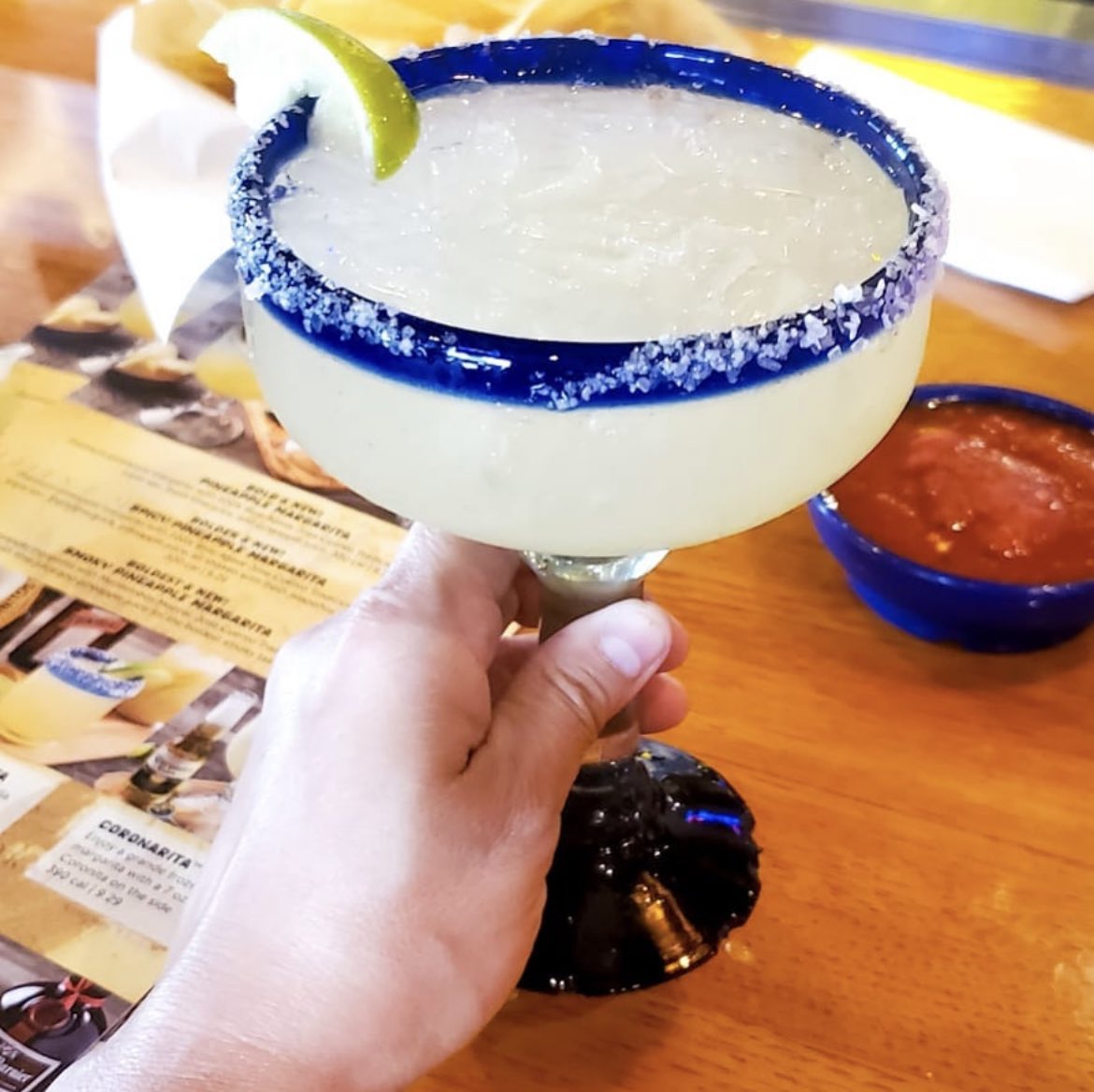 A toast to this weird period at the end of December where you never know what day it is 🥂

📸: <a href="/coolbeansbox/">Cool Beans Box</a>