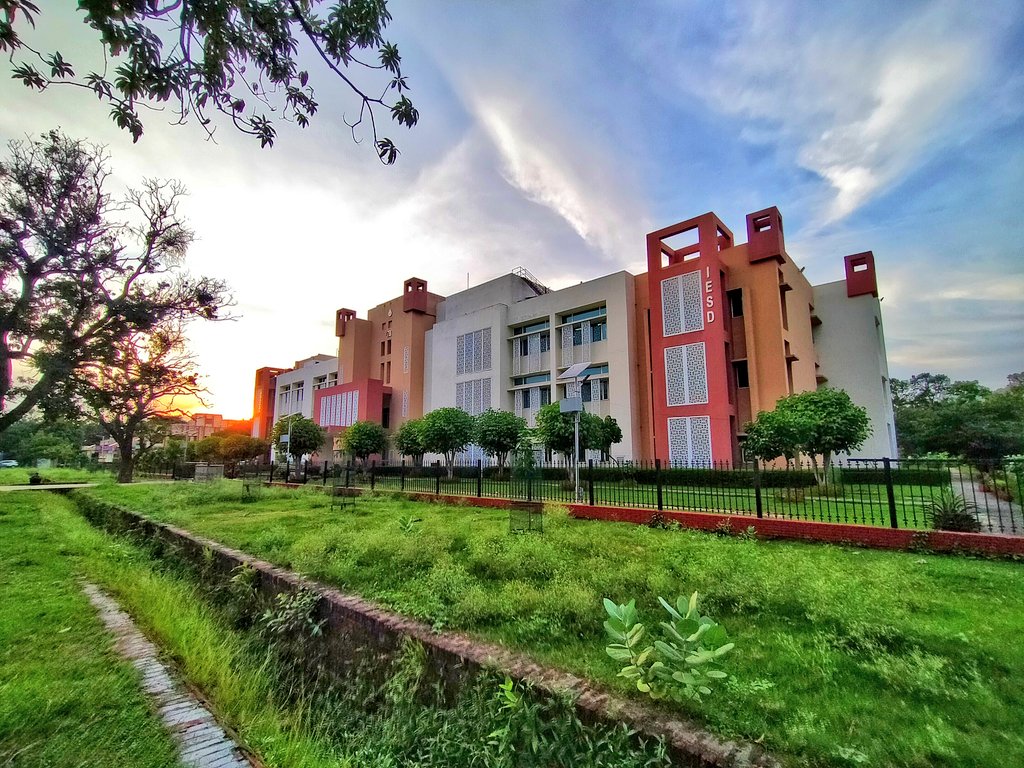 VCofficeBHU's tweet photo. #BHU..... https://t.co/un02eJP65a