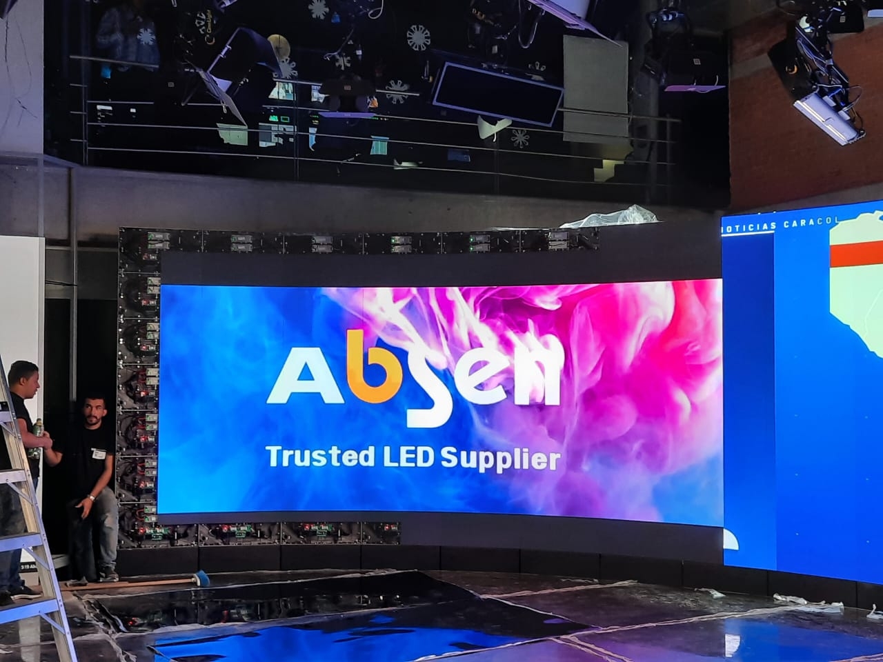 Meyella Penge gummi debitor Absen on Twitter: "It is so wow that Absen created a LED wall in Noticias  Caracol, currently the most-watched newscast in Colombia, using KL1.2 II.  Very thanks for the choice and trust