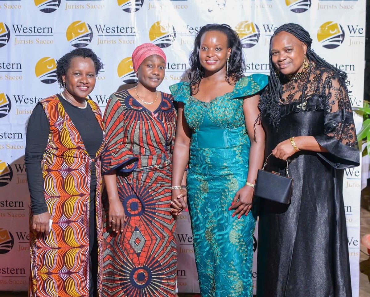 ChiggaiCS's tweet photo. Western Jurist, a group of lawyers from Western with the sole aim of helping and uplifting the society and their rural communities. 

Key focus areas are, free legal aid, education and mentorship programmes. https://t.co/NaIcXaK6NW