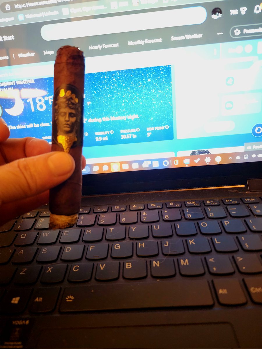 bdiggins76's tweet image. Hope everyone is safe and warm. 18° in Central Texas and the Gatekeeper by Alec &amp;amp; Bradley is keeping me toasty. @alecbradley #cigaroftheday #Cigar #ArcticBlast
