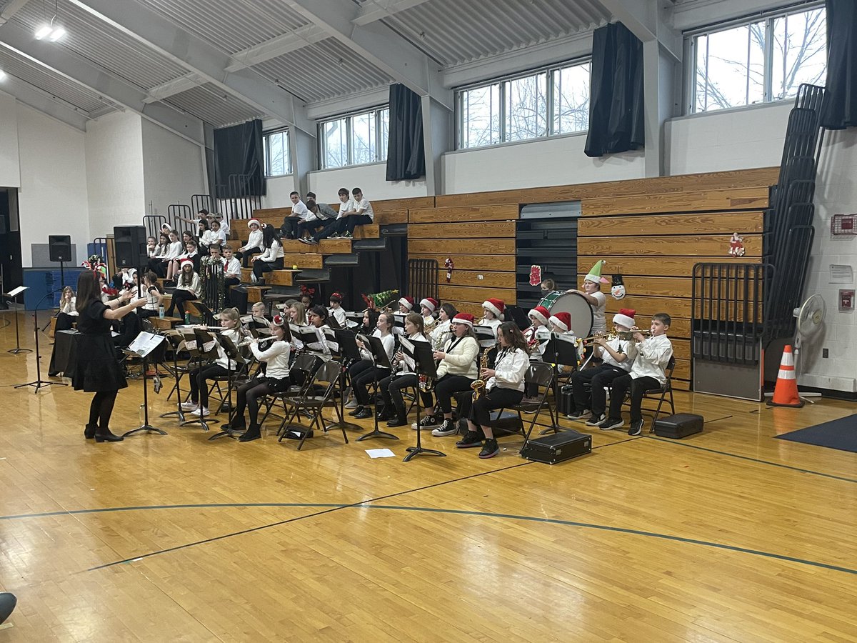 Carol Costello tweet media