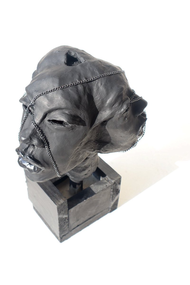 ChangingBlack's tweet photo. My Newest Sculpture ‘Weight On Me’ By Xslumpd!!!

“This piece represents one person
who has many different faces they give to themselves rather than what they give to the world without the
knowledge that what they feel on the inside reflect how they are viewed on the outside.�� https://t.co/6a8cUPngHM