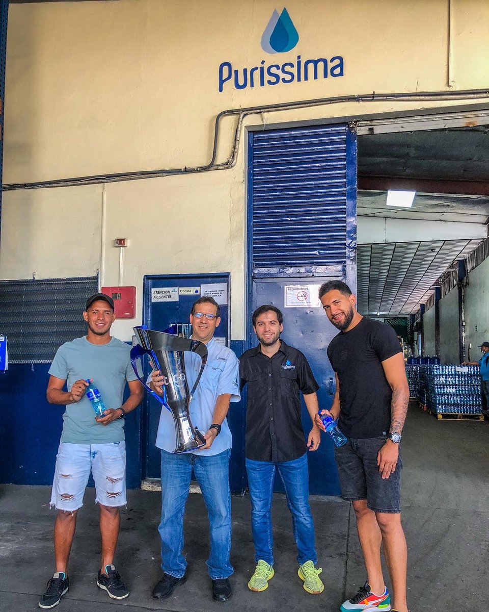 CAIPanama's tweet photo. ¡𝗟𝗔 𝗖𝗢𝗣𝗔 𝗩𝗜𝗦𝗜𝗧𝗔 Purissima🏆🏆🏆🏆!
Agradecemos a #Purissima por ser nuestro patrocinador, y quien nos mantiene hidratados 💧 en cada batalla.
#La4Ta
#EstoEsCAI https://t.co/Ykc4dC84cp