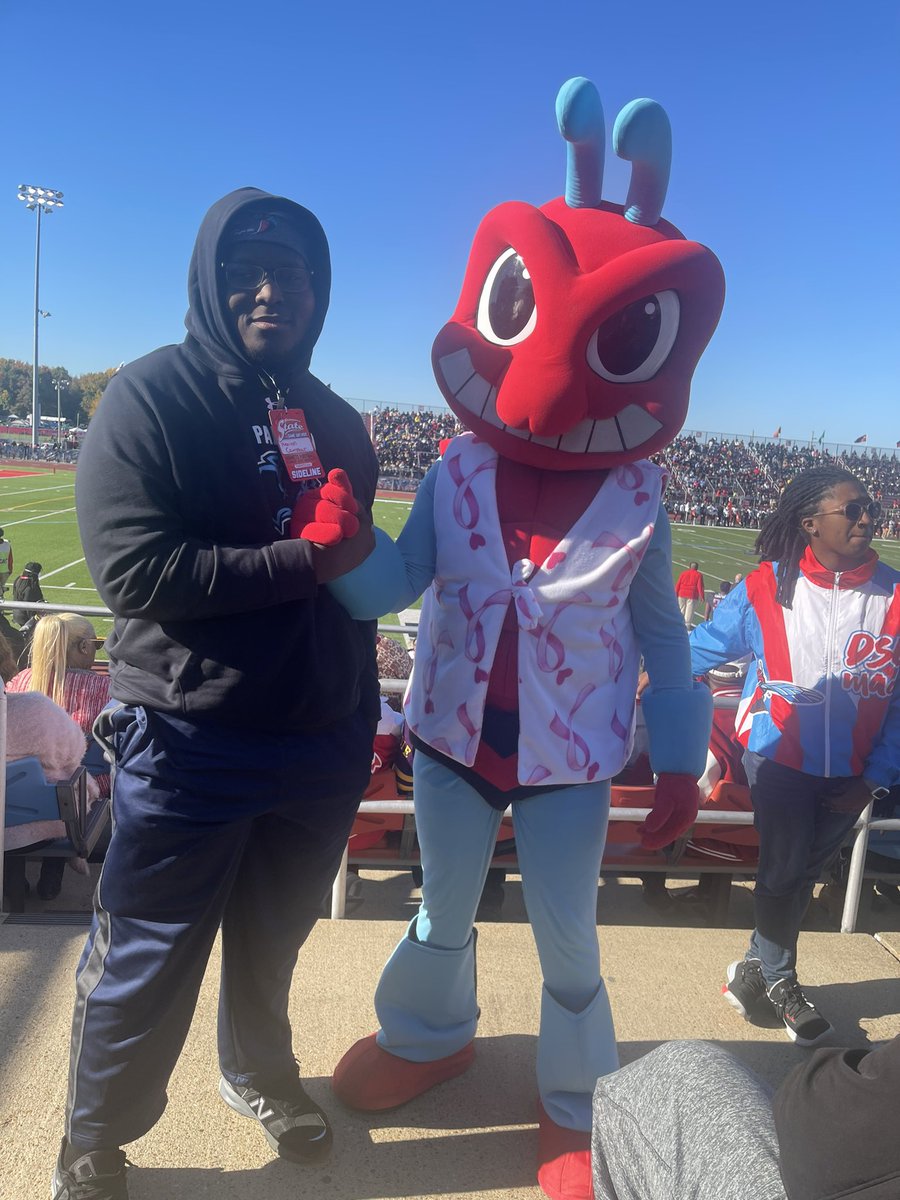 famouskdc's tweet photo. Blessed to receive an offer from Delaware State University! @FBCoachHull42 @CoachBigTone @CoachAPallotti https://t.co/CafbUyAgXE