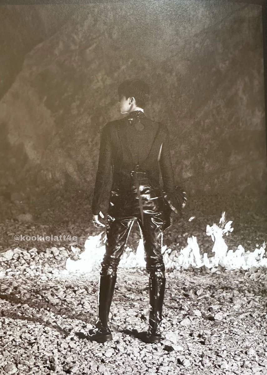 thehobiprint's tweet photo. HOSEOK’S PHOTOFOLIO HELLO? ARE WE EVEN READY. https://t.co/dSSWETs9vi