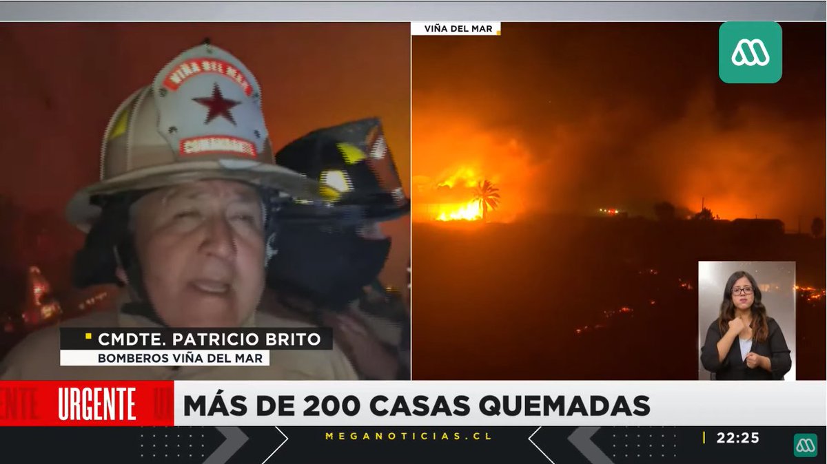 reddeemergencia's tweet photo. Situación extremadamente compleja a esta hora en #ViñadelMar se solicita a las personas ubicadas en zona de peligro evacuar y liberar el tránsito a vehículos de emergencia. Seguir indicaciones autoridades locales. Siguen saliendo unidades apoyo desde Santiago y otras provincias. https://t.co/i7CELURDVR
