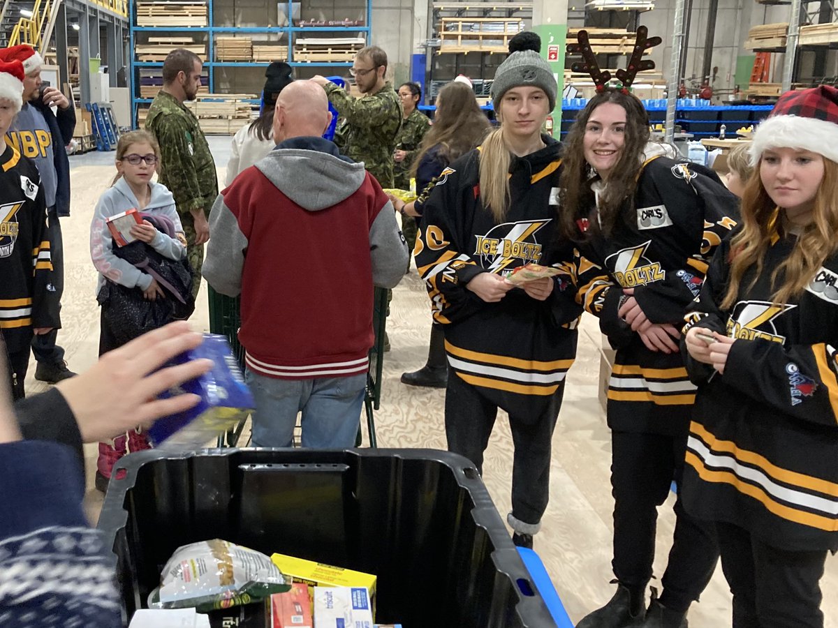 A huge thank you to everyone who came out for packing baskets this evening! 👏👏 

So nice to have our community back together for this annual tradition helping those in need!  

🛒🤶 🛒🧑‍🎄 🛒🎅

Hope to see you out bright and early tomorrow morning for delivery 🚚🚗🚚🚗🚚🚗