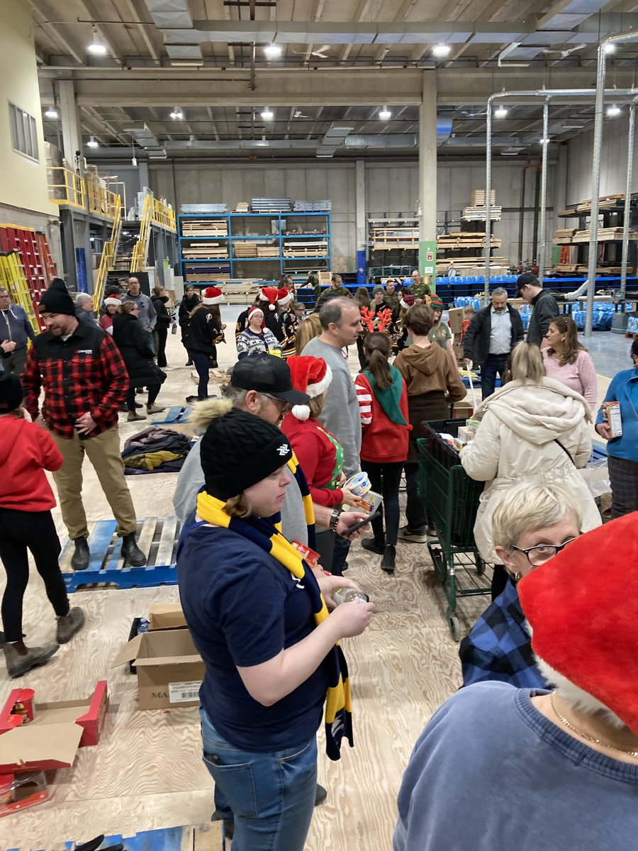 SantaFundNB's tweet photo. A huge thank you to everyone who came out for packing baskets this evening! 👏👏 

So nice to have our community back together for this annual tradition helping those in need!  

🛒🤶 🛒🧑‍🎄 🛒🎅

Hope to see you out bright and early tomorrow morning for delivery 🚚🚗🚚🚗🚚🚗 https://t.co/IxSR3anMeO