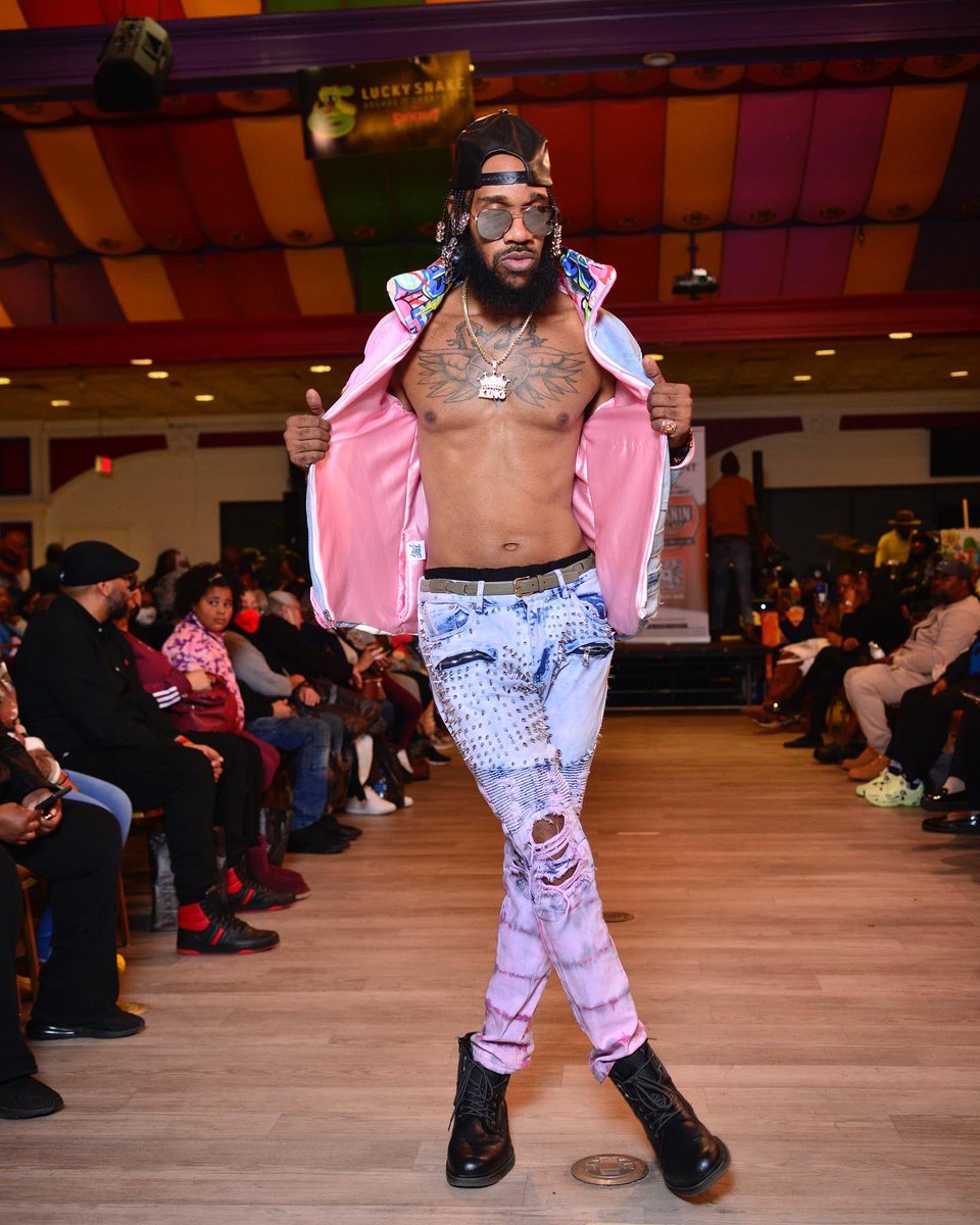 LordTallington's tweet photo. 61 on the money 92 ๐ค๐พ๐ฏ #BlackMaleModel #MaleModel #BlackModel #Fashion #BlackFashion #ProfessionalModel #Influencer #Creator #Artist #JerseyModel #Style #Reels #Fyp #Explore #Couture #HighFashion #FollowMe #RunAwayOnTheRunway #GQ https://t.co/s8x6sbC2dC