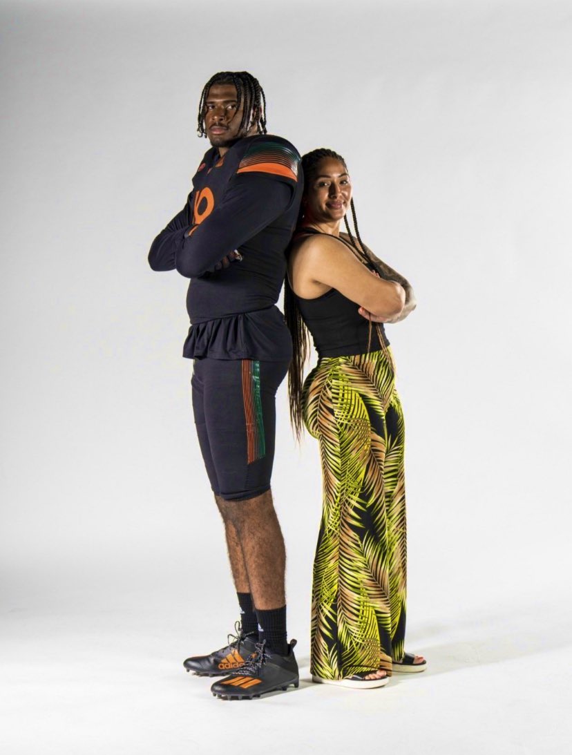 courtneywayne4's tweet photo. My mom heart is full🧡💚Yesterday morning, my baby signed and committed to join the University of Miami. I could not be more proud of him and can’t wait to watch him take on the world!!! @CanesFootball #GoCanes @JaydenWayne8 https://t.co/hQPAW1LZzp