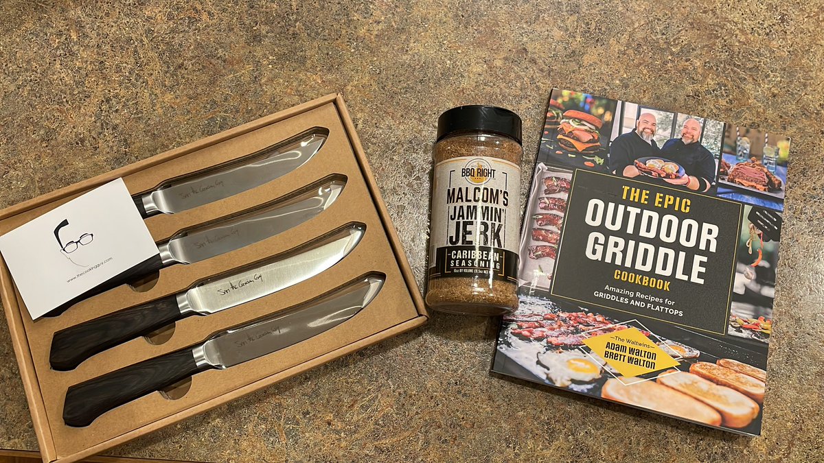 maucheric's tweet photo. Is there a better Christmas combo than this @thecookingguy @HowToBBQRight @WALTWINS2 ?  My family knows me too well. https://t.co/5llRSx8uV5