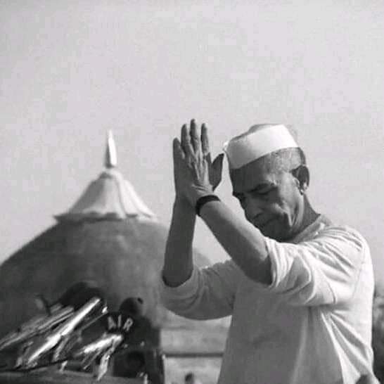 जहां बाबू की जीप चलेगी वंहा किसान की बुग्गी भी चलेगी - नहर की पटरी को सार्वजनिक मार्ग बनाने वाले अमर किसान मसीहा स्वः बाबा चौधरी चरण सिंह जी को कोटि कोटि नमन🙏🏻

<a href="/jayantrld/">Jayant Singh</a>
#ChaudharyCharanSingh
