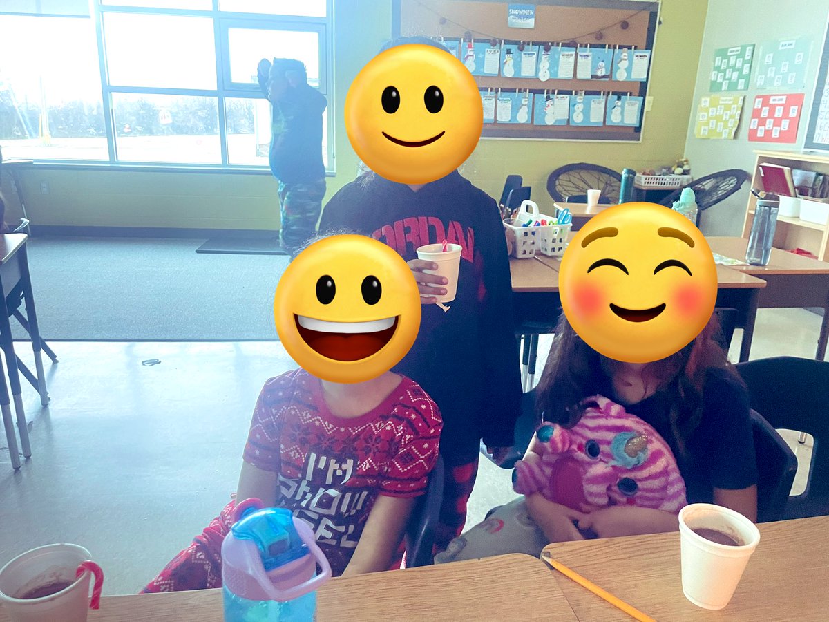 MsBast1's tweet photo. Pj and hot chocolate party to kick off the start of winter break! ❄️ https://t.co/kp7w4sI7Ka